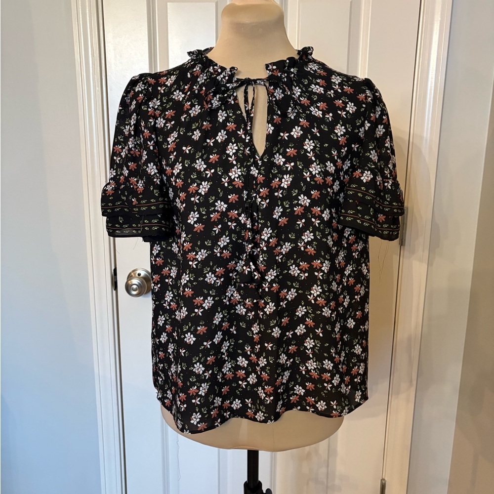 Max Studio Black and White Flutter Sleeve Blouse